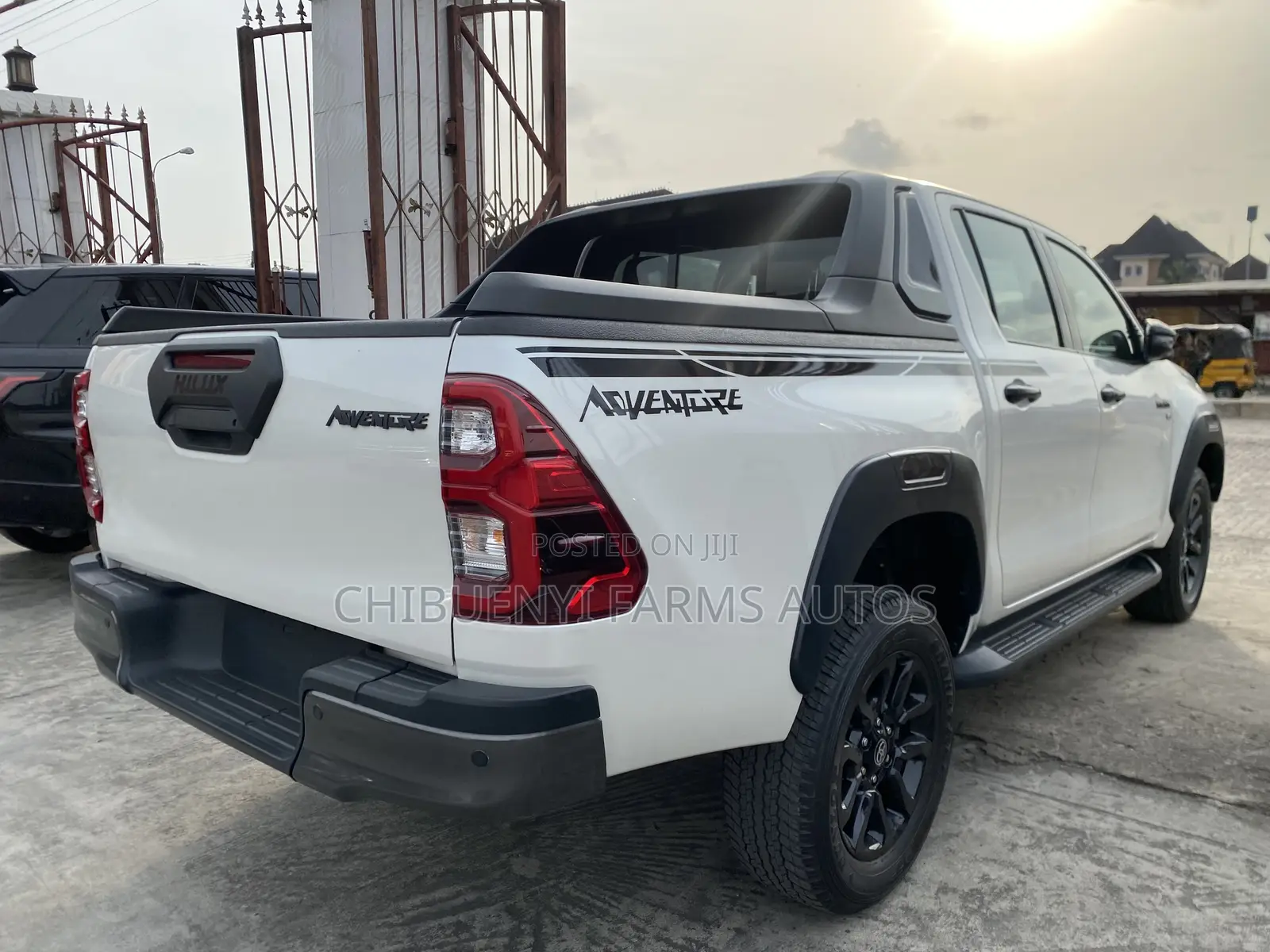 New Toyota Hilux 2022 White