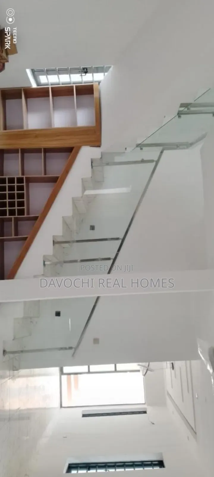 5bdrm Duplex in Peace Estate for sale