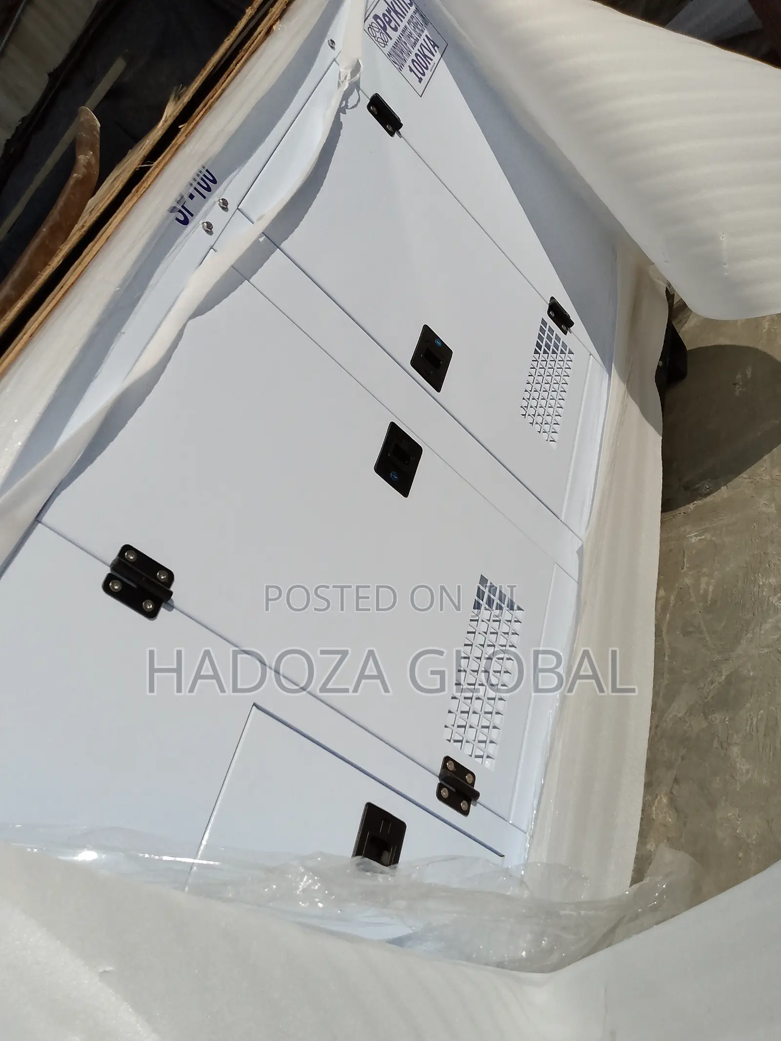 Industrial-Grade 100kva Soundproof Perkins Ggenerator