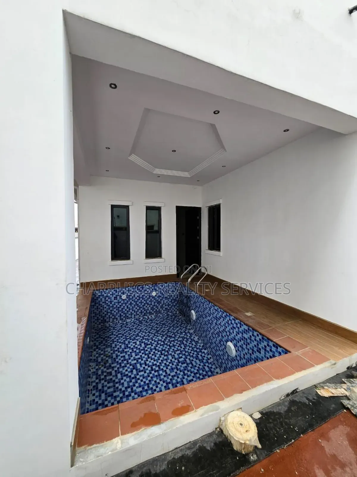 5bdrm Duplex in GRA Phase 2 Shangisha for sale