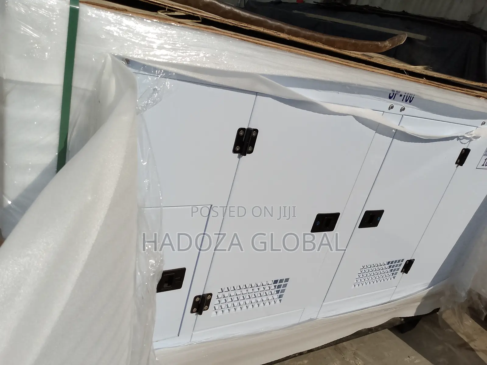 Eco-Friendly 100kva Soundproof Perkins Generator