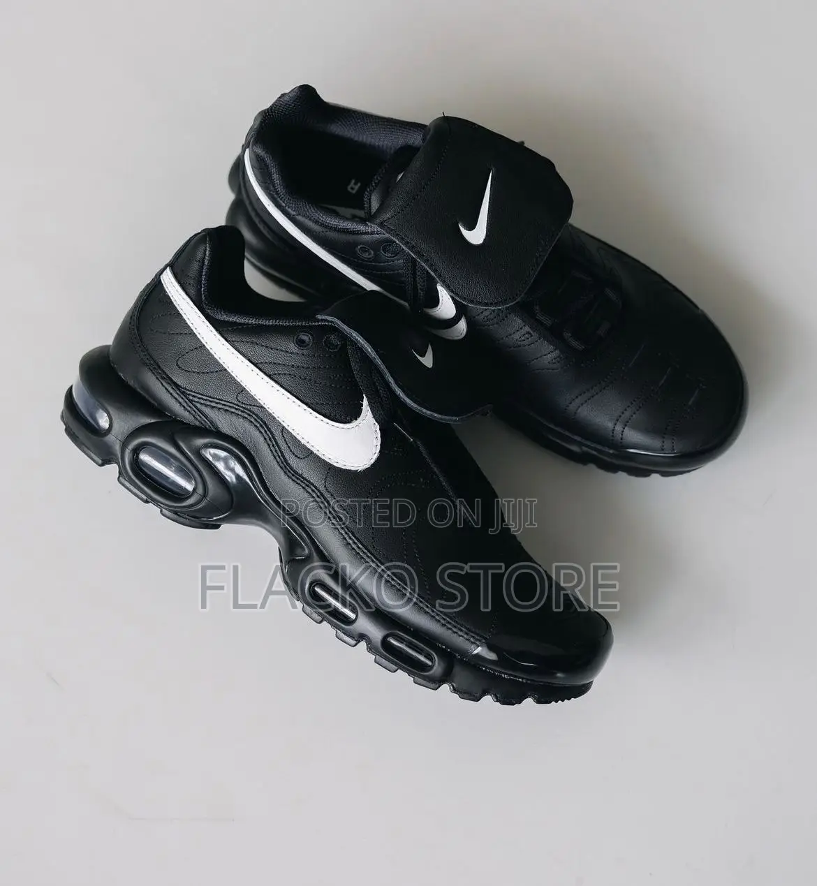 Original Nike Air Max Plus Tiempo Sneakers
