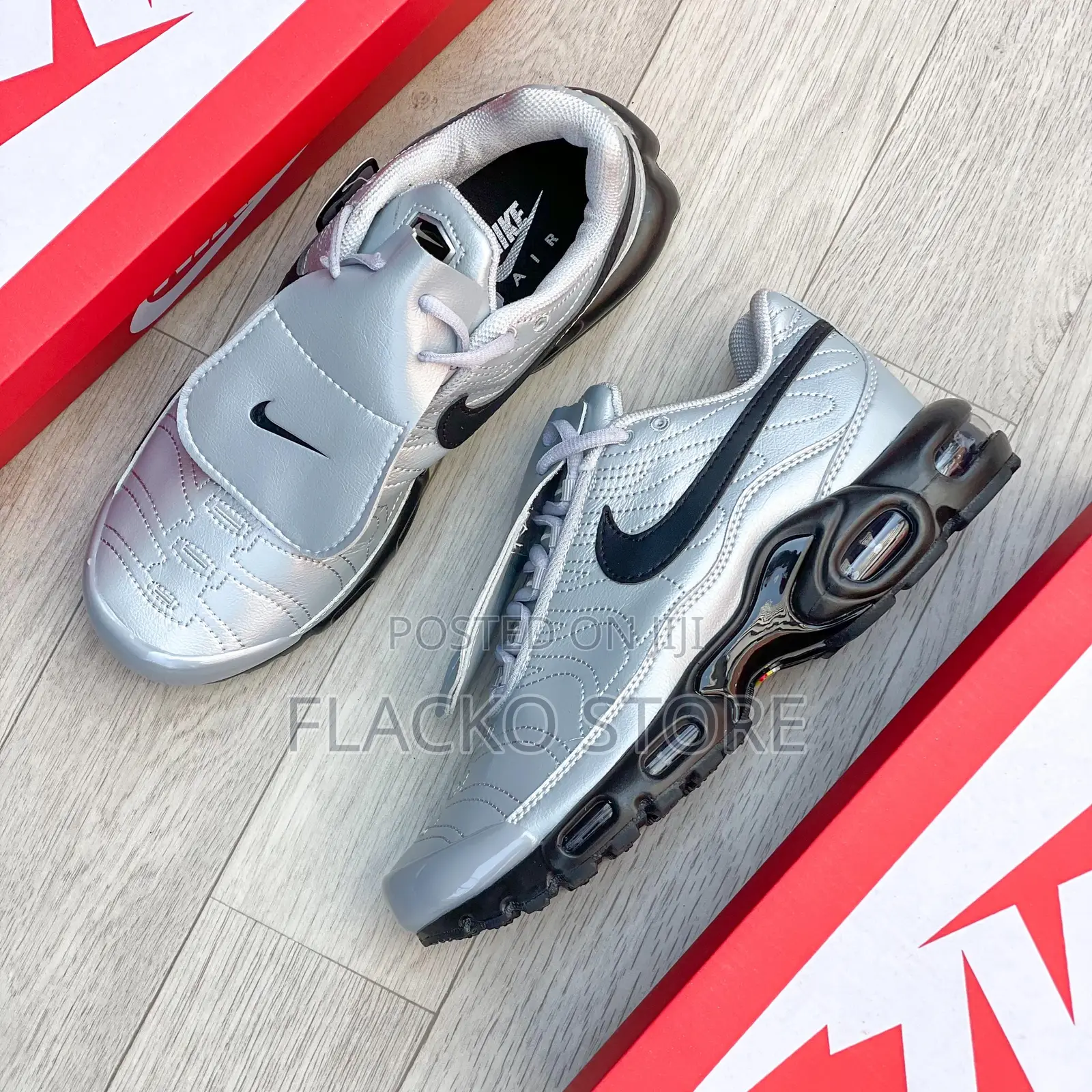 Original Nike Air Max Plus Tiempo Sneakers