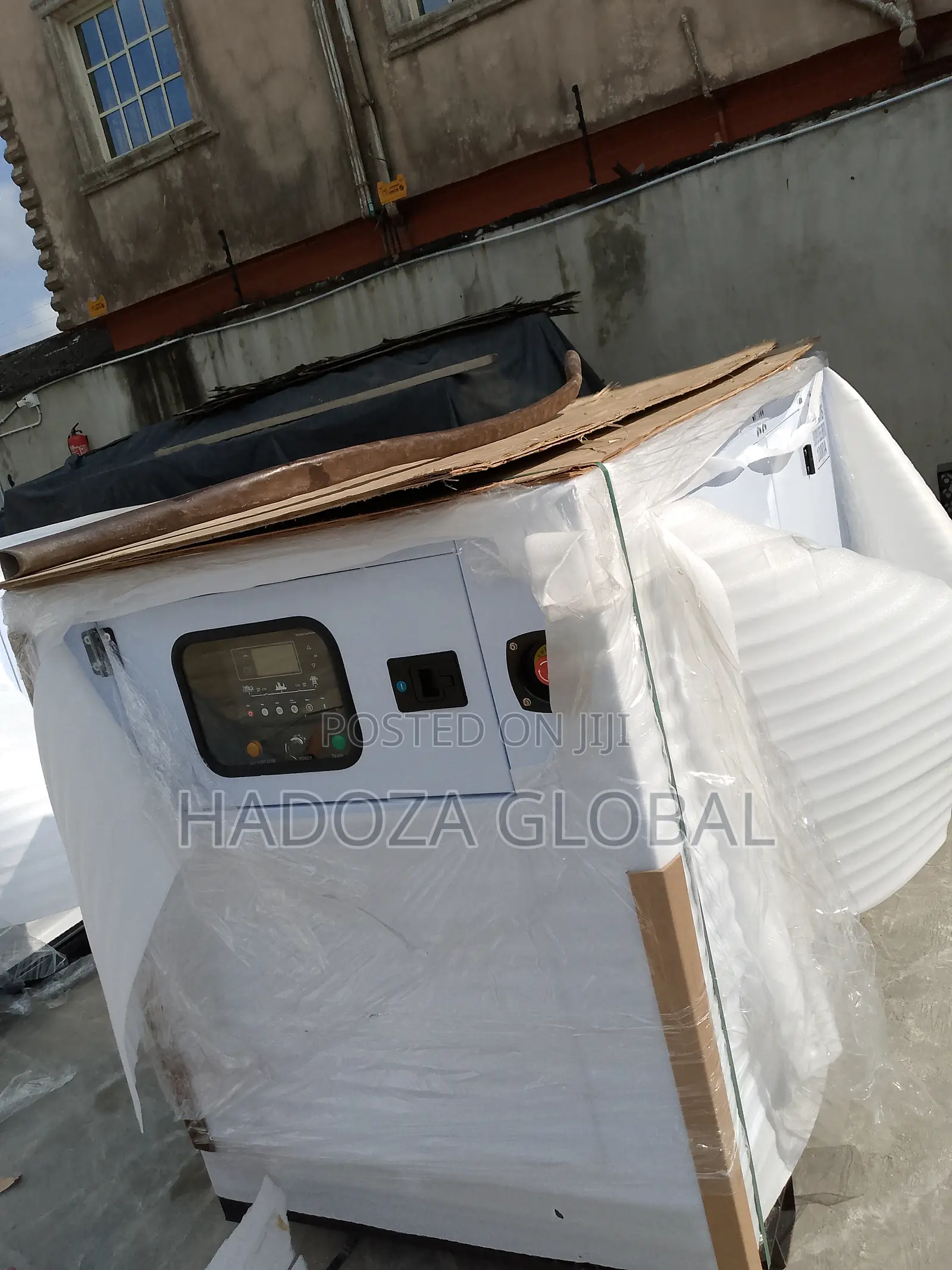 Easy-Start 100kva Soundproof Pperkins Generator