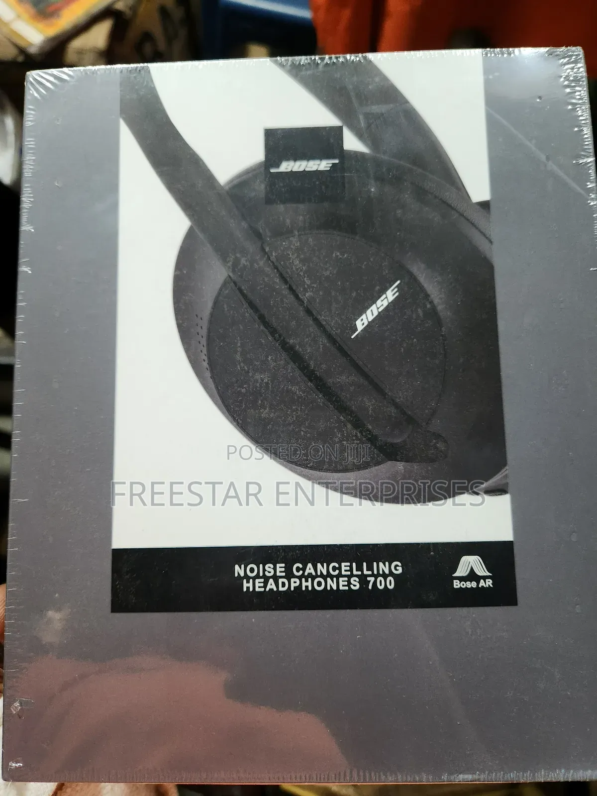 Bose Headphone. Bose Noice Canceling Headphone 700