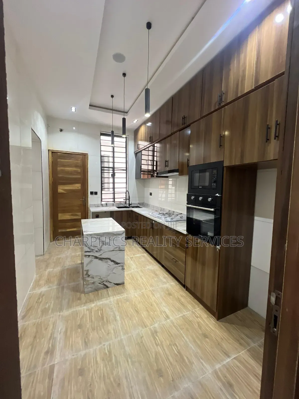 4bdrm Duplex in Ikota for sale