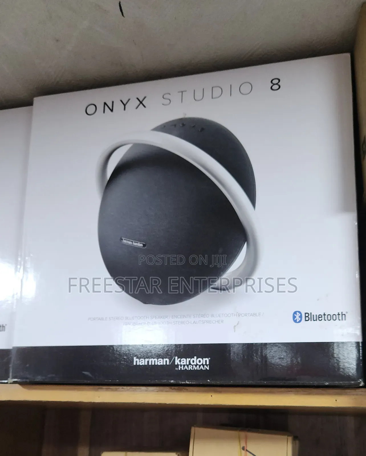 Harman Kardon Onyx Studio 8 Speaker. Onyx Studio 8 Speaker