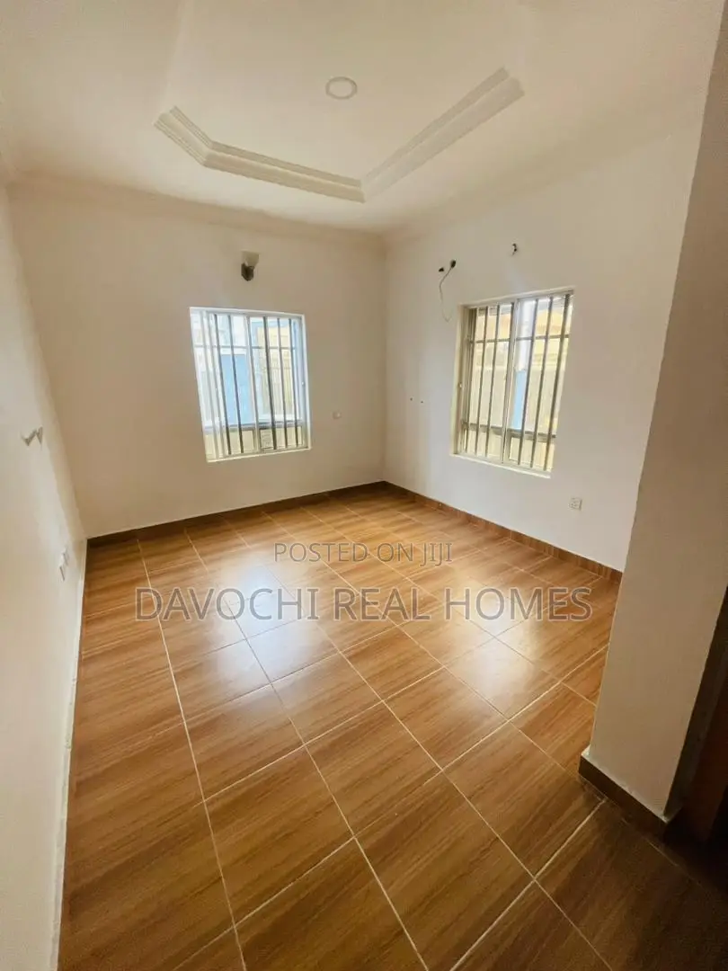 Furnished 3bdrm Apartment in Osapa london for rent
