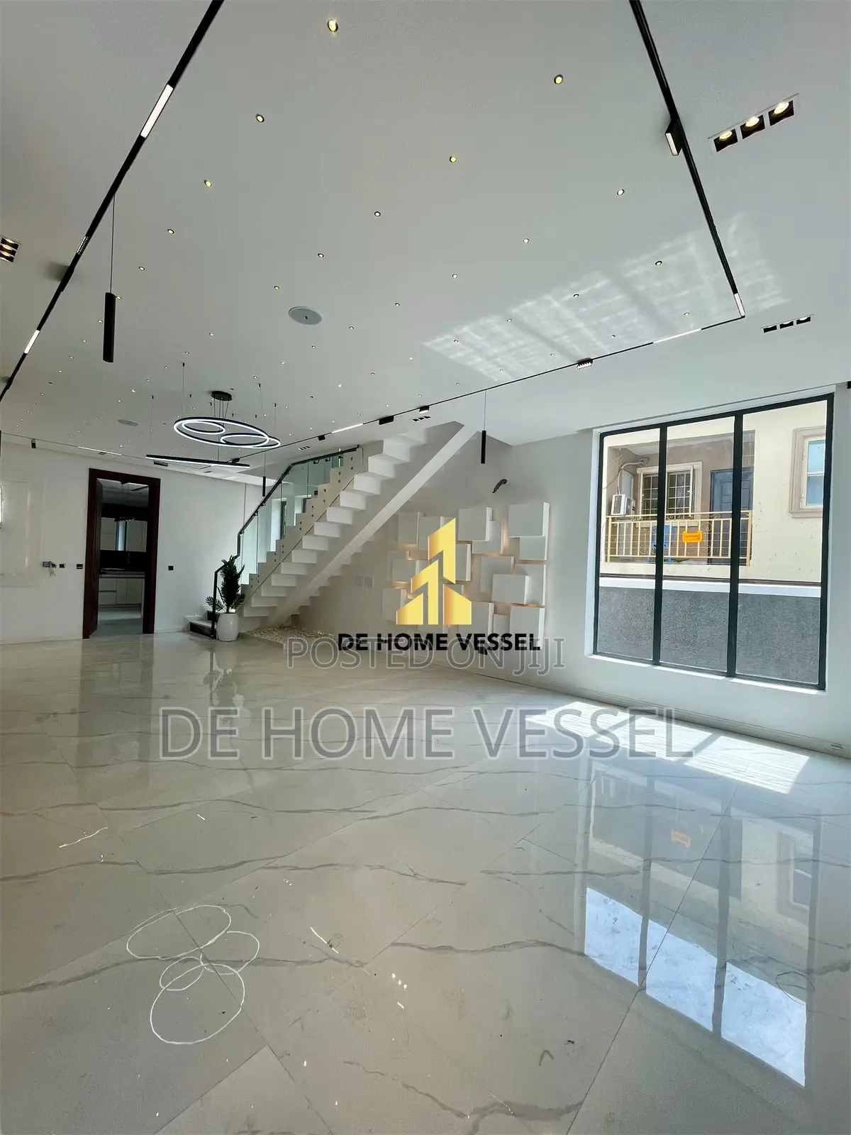 5bdrm Duplex in Ikota for sale