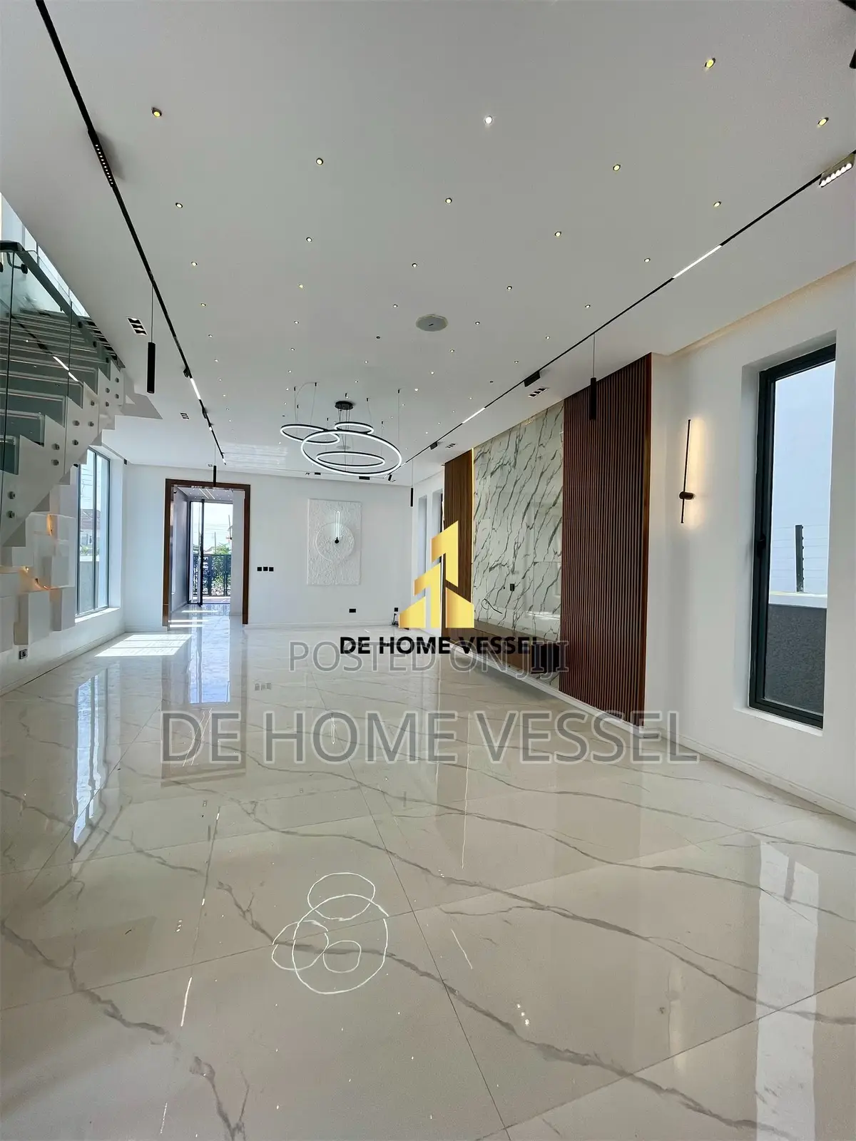 5bdrm Duplex in Ikota for sale