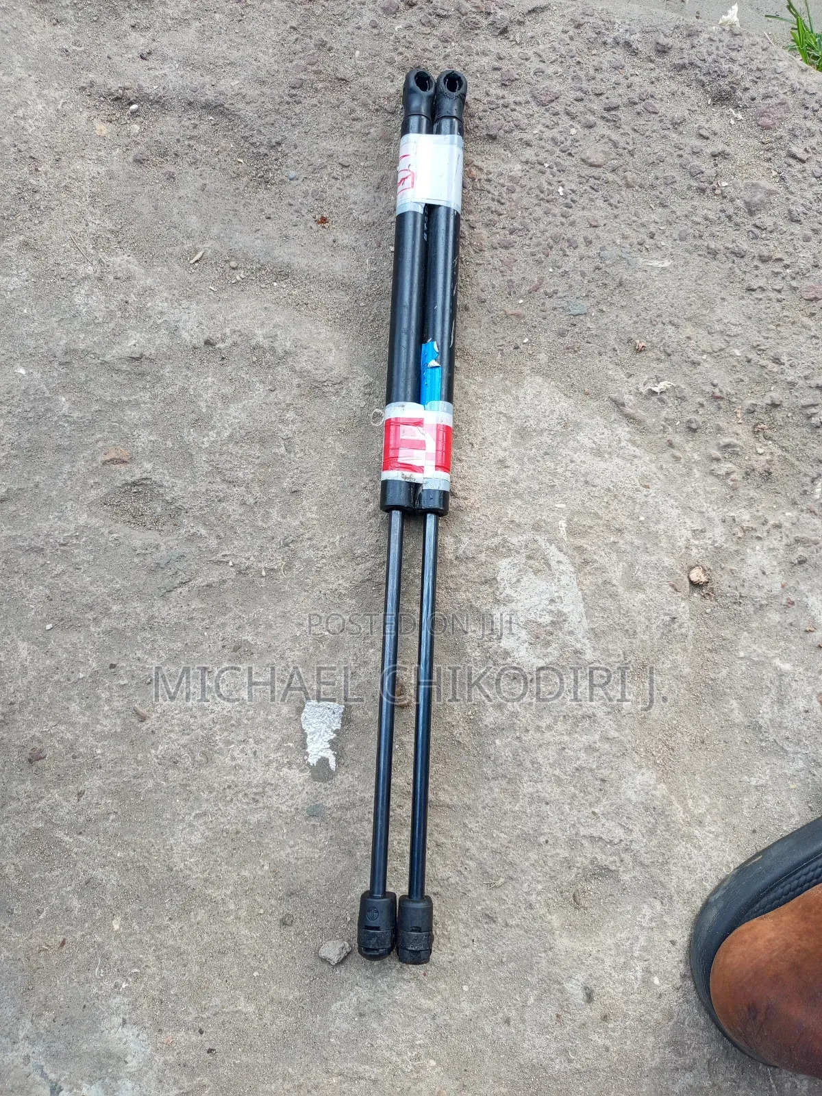 Bonnet Shock Honda Crosstour 2008