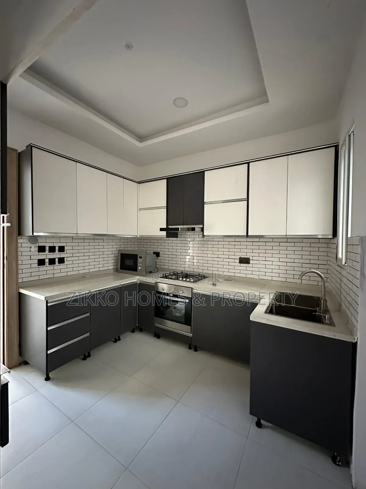 4bdrm Townhouse/Terrace in Lekki for sale