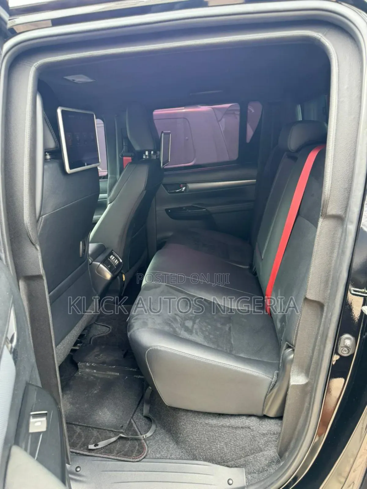 New Toyota Hilux 2025 Black