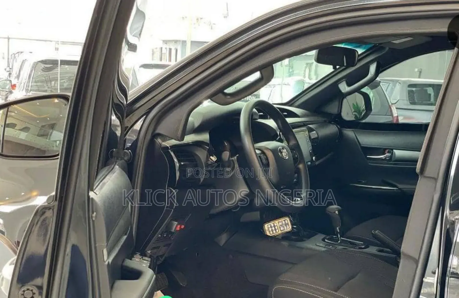 New Toyota Hilux 2025 Black
