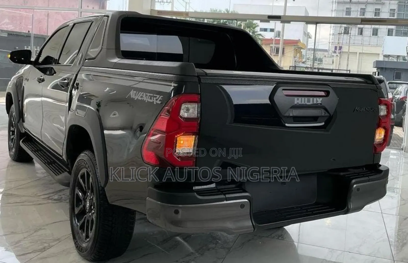 New Toyota Hilux 2025 Black