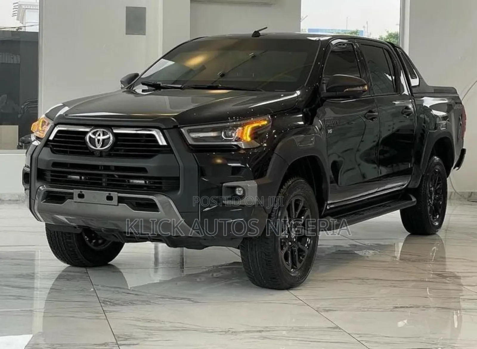New Toyota Hilux 2025 Black