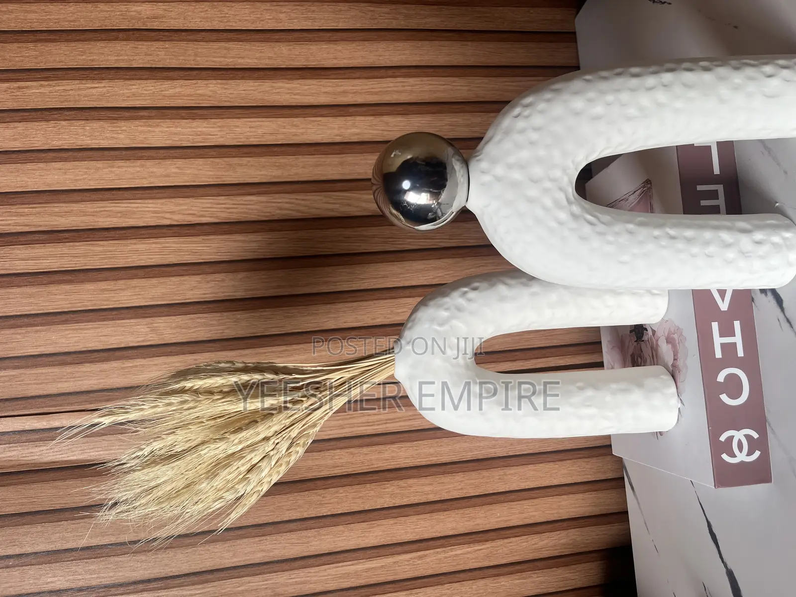 Nordic Decor Piece With Ball