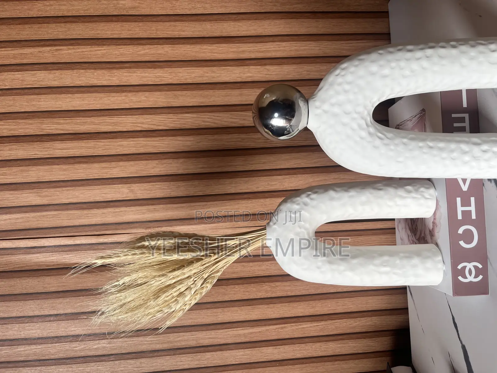Nordic Decor Piece With Ball