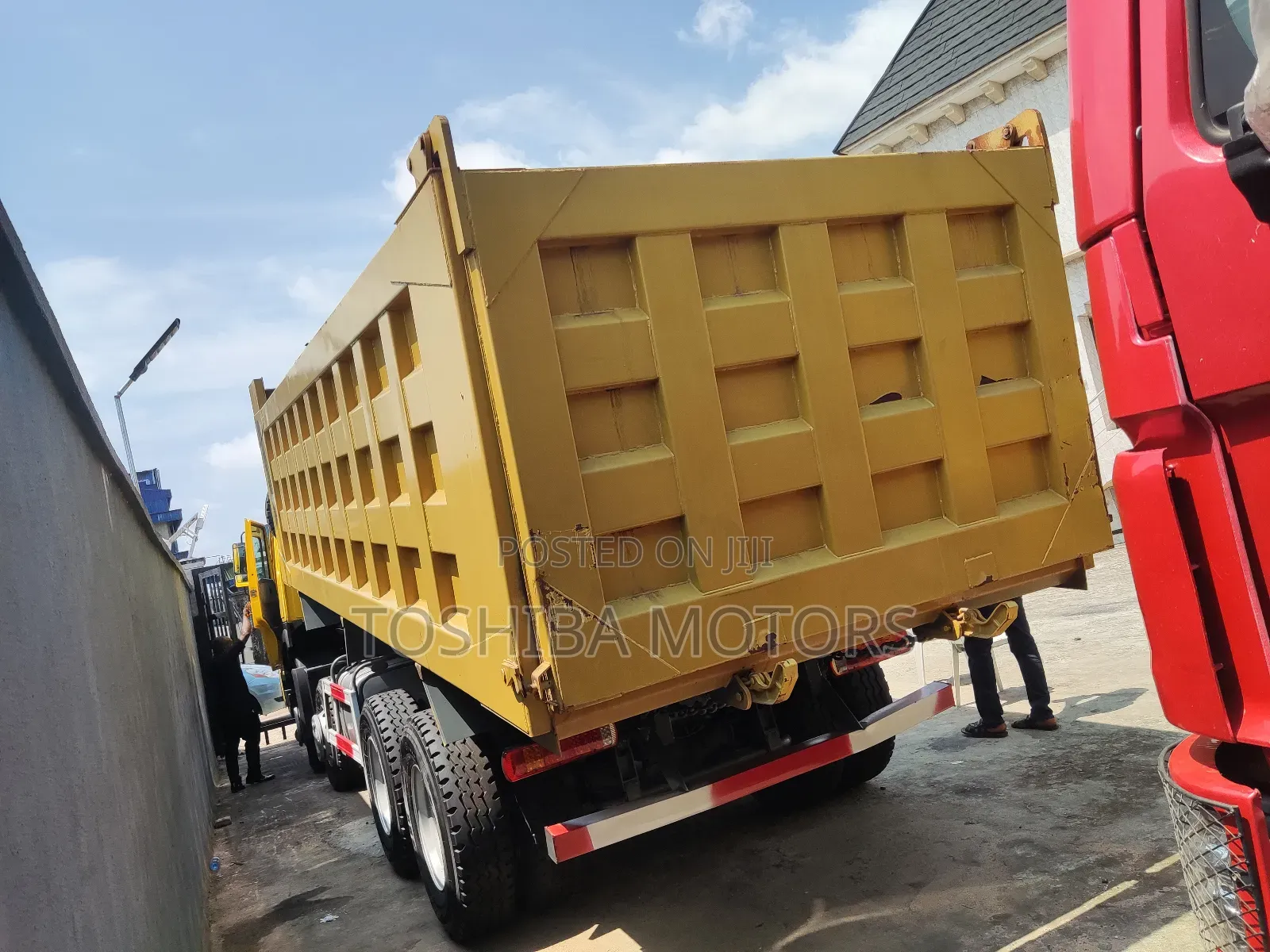 HOWO 12 TYRES SINOTRUK 2015 Model