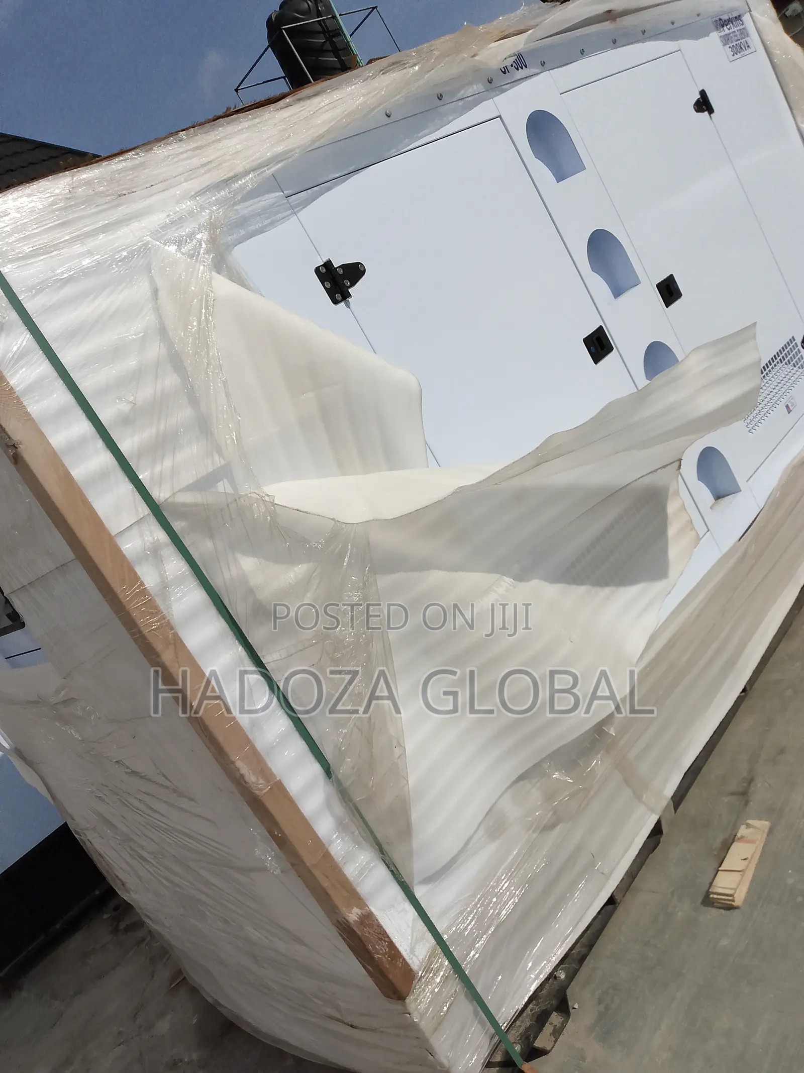 Whisper-Quiet 300kva Soundproof Perkins Generator