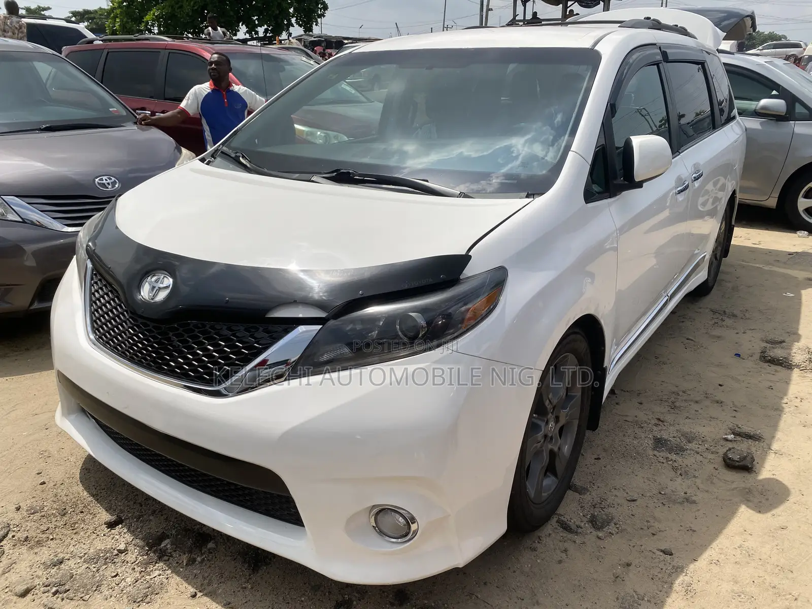 Toyota Sienna SE 8-Passenger 4dr Minivan (3.5L 6cyl 6A) 2015 White