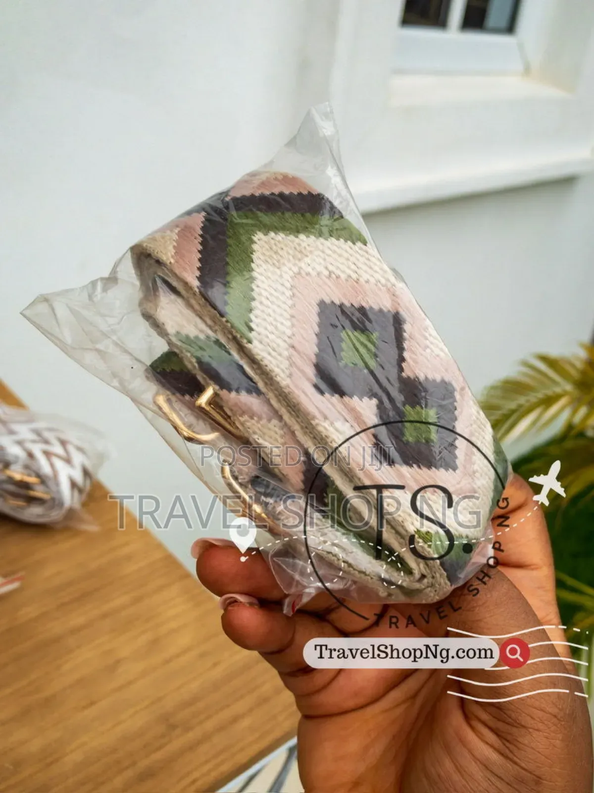 Gold Accented Shoulder Straps | Stylish for Travel Bags