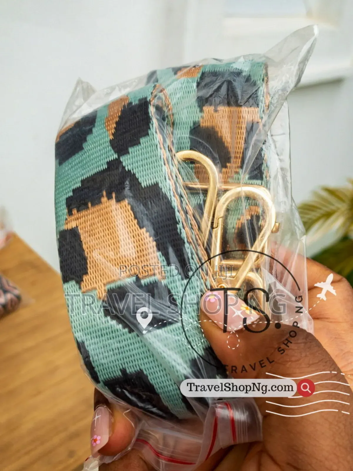 Gold Accented Shoulder Straps | Stylish for Travel Bags