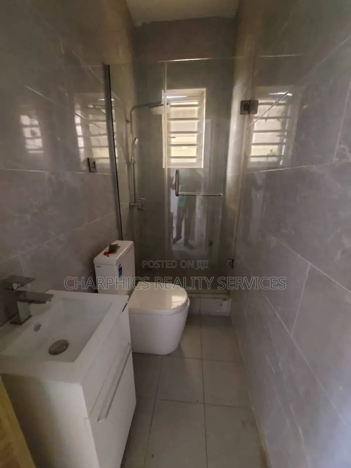 5bdrm Duplex in GRA Phase 2 Shangisha for sale