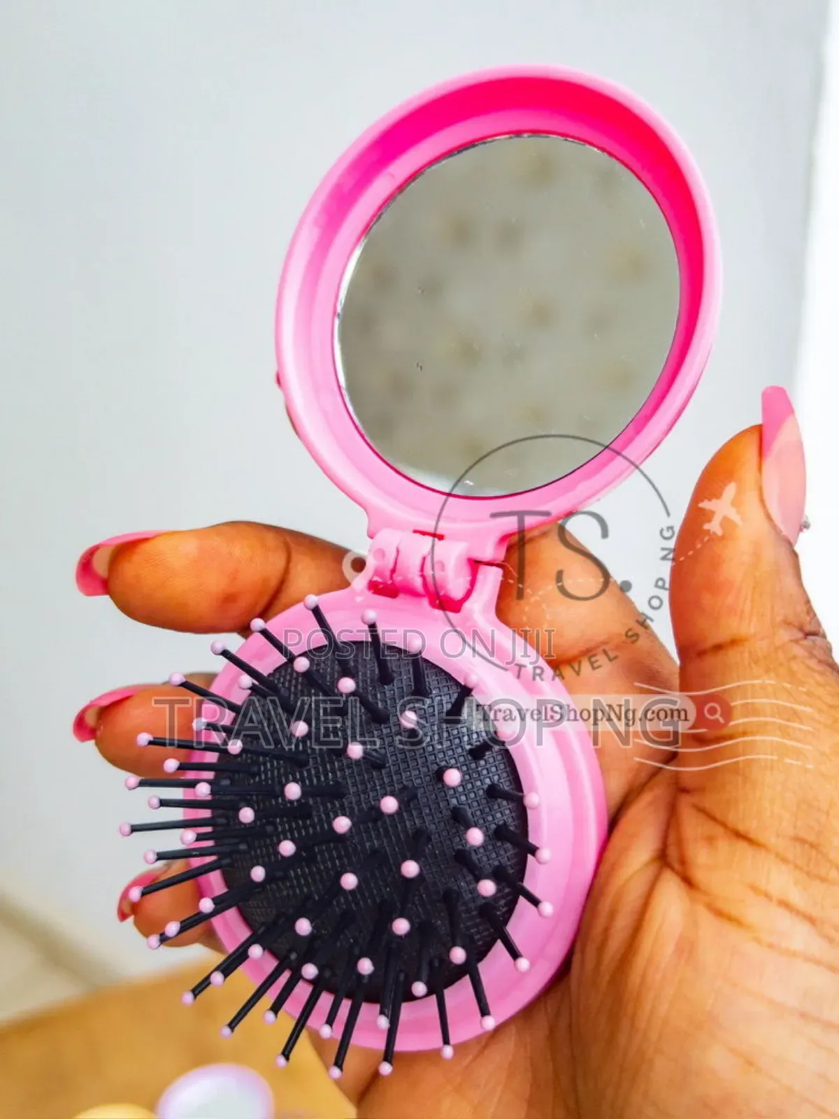 2-in-1 Mirror Brush Compact: Portable Beauty Essentials