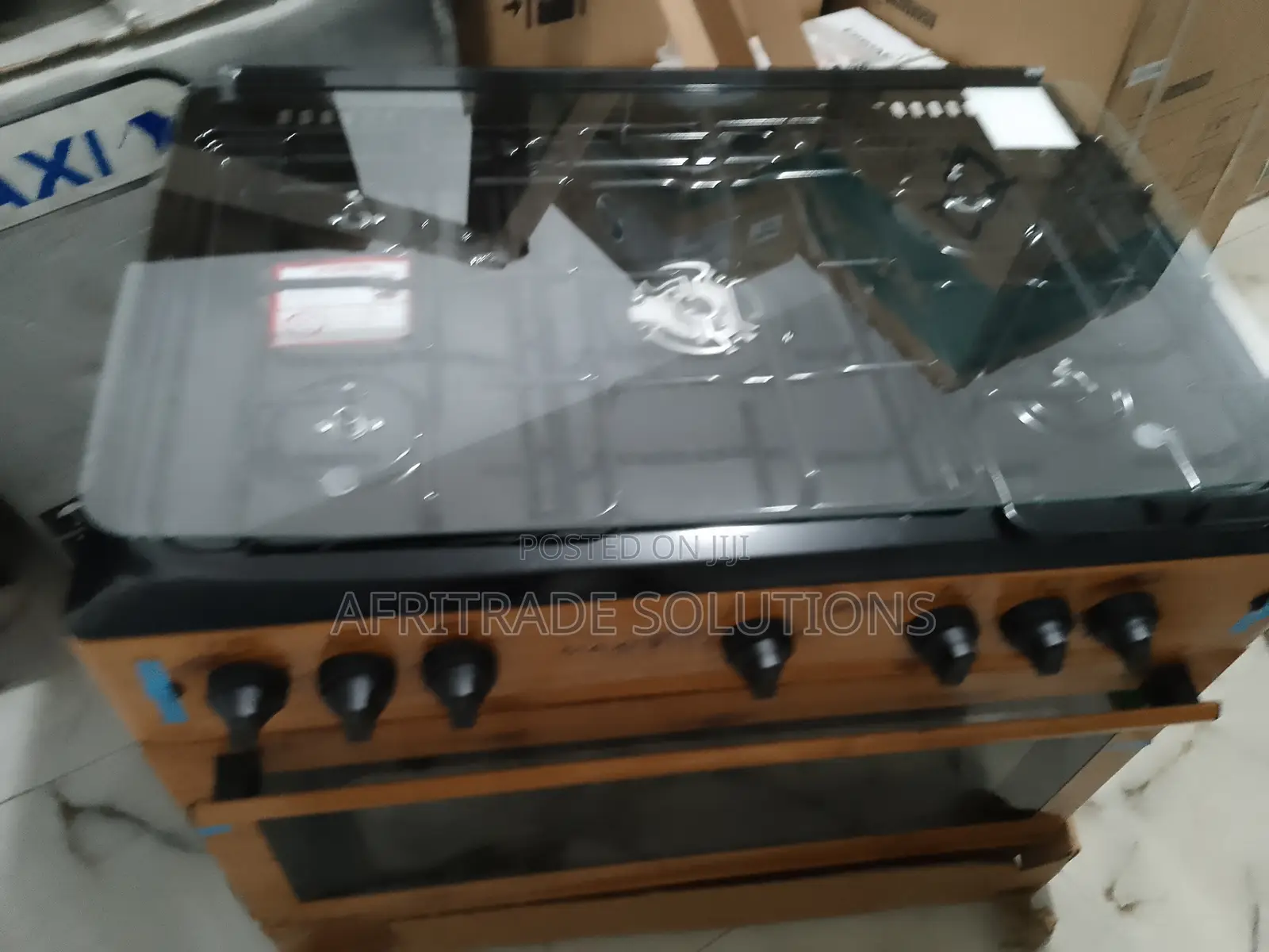 Light- Weight Maxi 5 Burner Gas Cooker Wood Finishing
