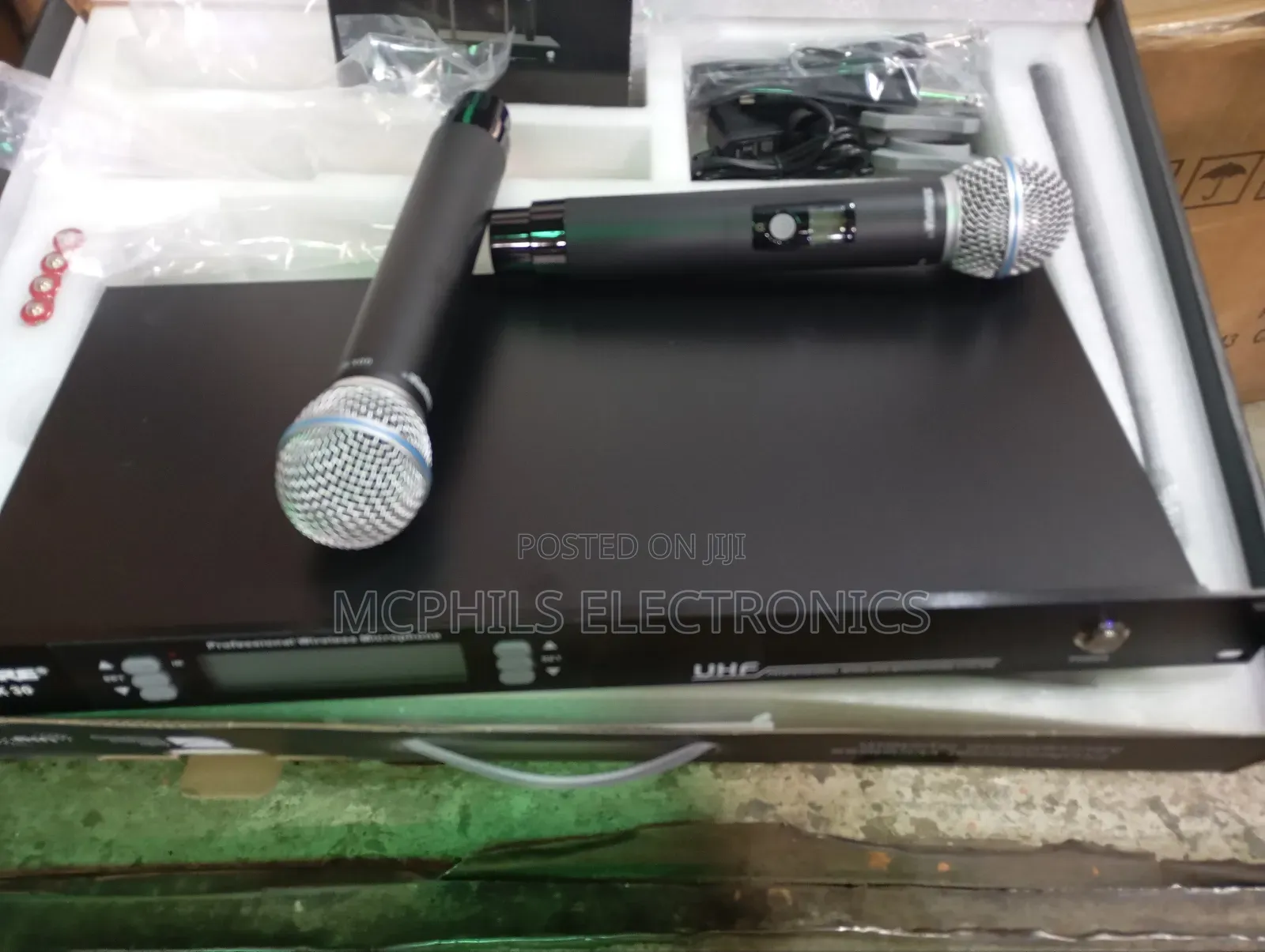 Shure Uhf Professional Wireless Mic