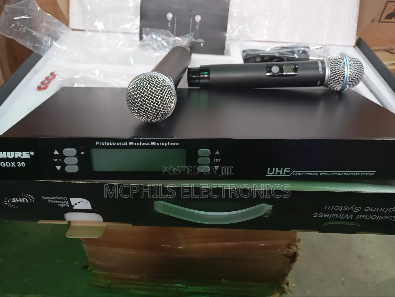 Shure Uhf Professional Wireless Mic