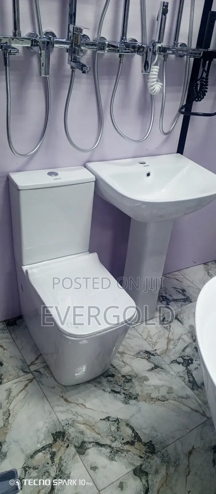 Water Closet With Wash Hand Basin Available With Warranty