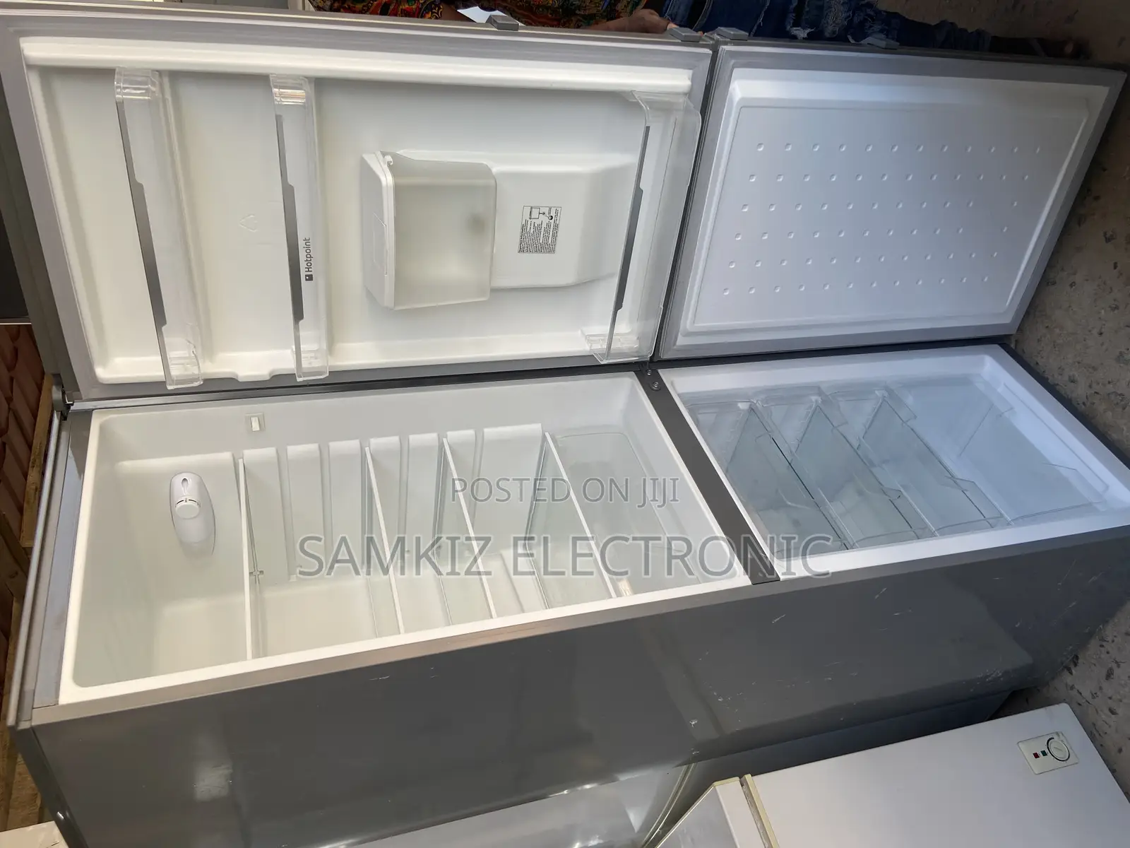 Hotpoint Frost Free Fridge Freezer With Non-Plumb Dispenser