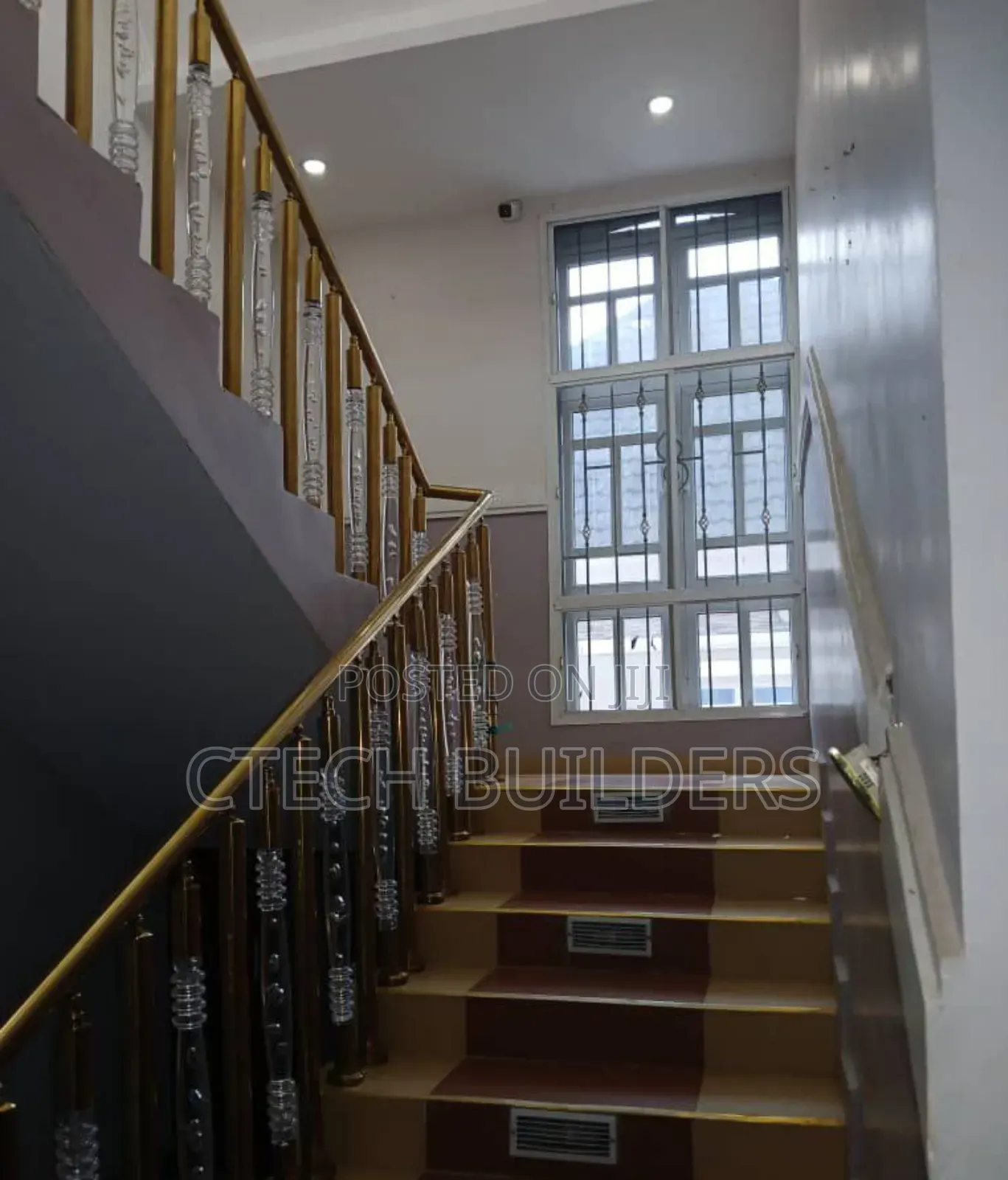 6bdrm Duplex in Benin City for sale