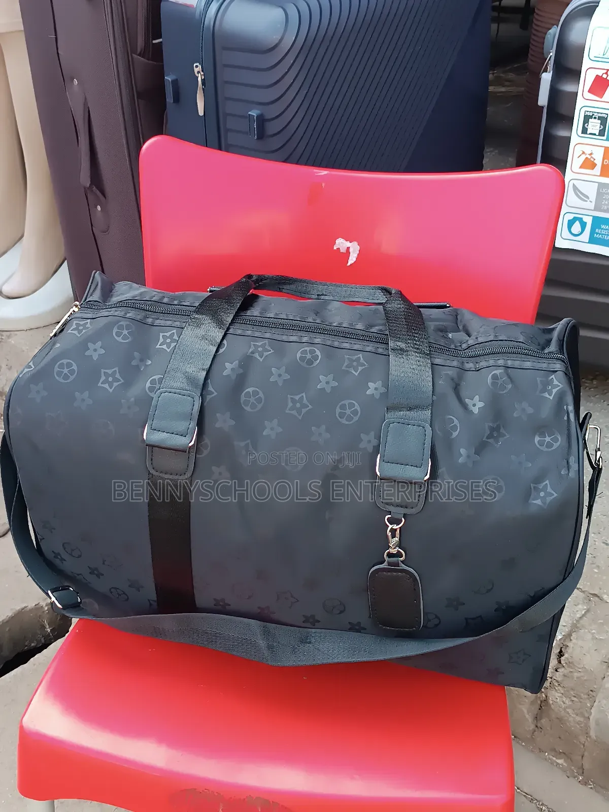 Medium Designer Travelling Luggage and Duffle Bag