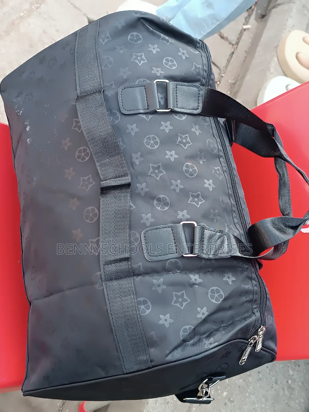 Medium Designer Travelling Luggage and Duffle Bag