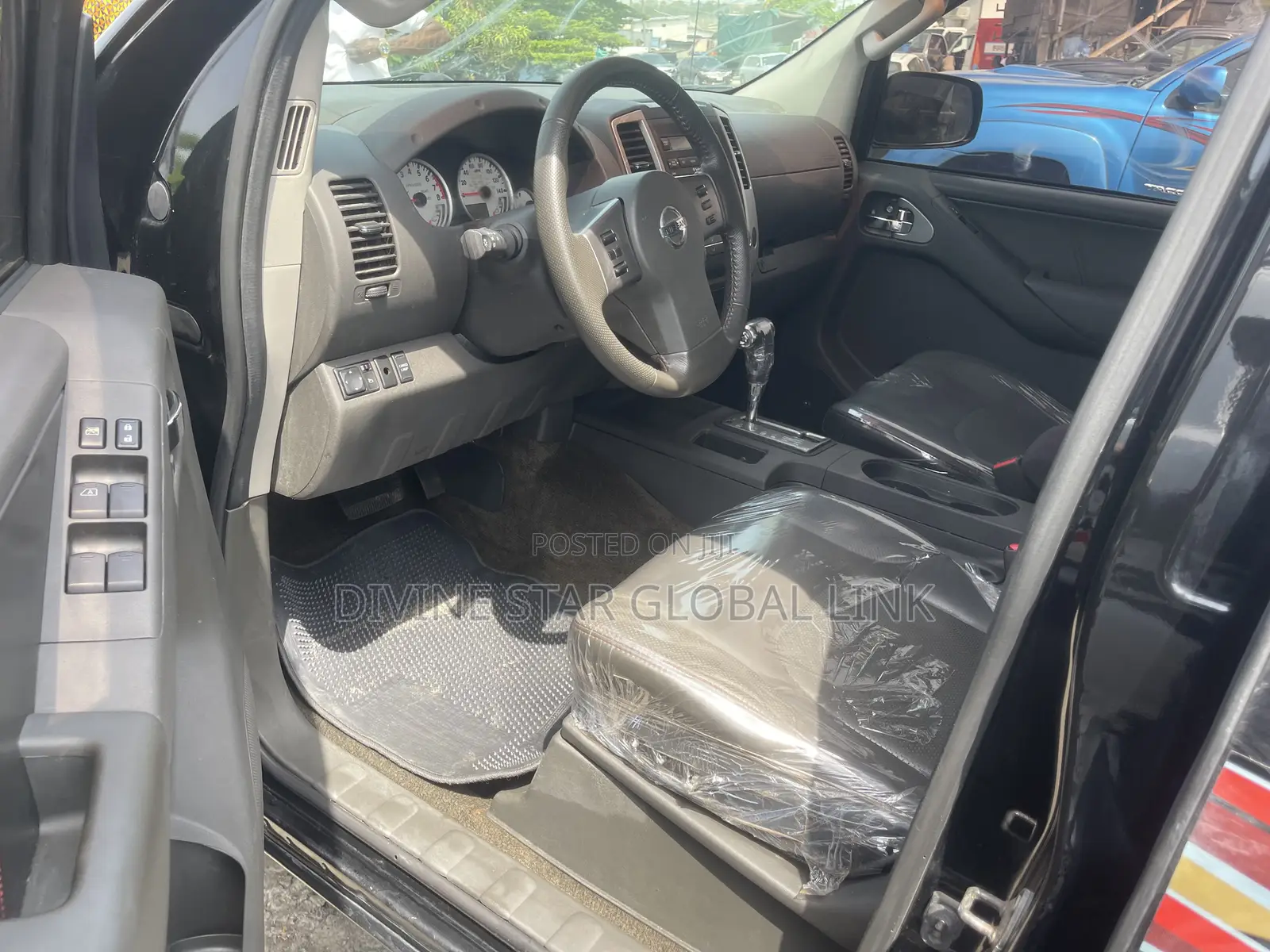 Nissan Frontier Crew Cab PRO-4X 2012 Black