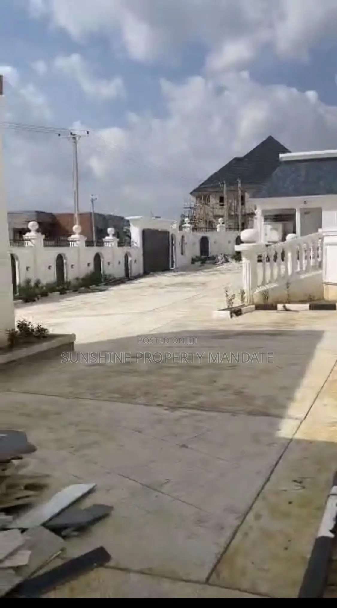 Furnished 6bdrm Mansion in Guzape for sale