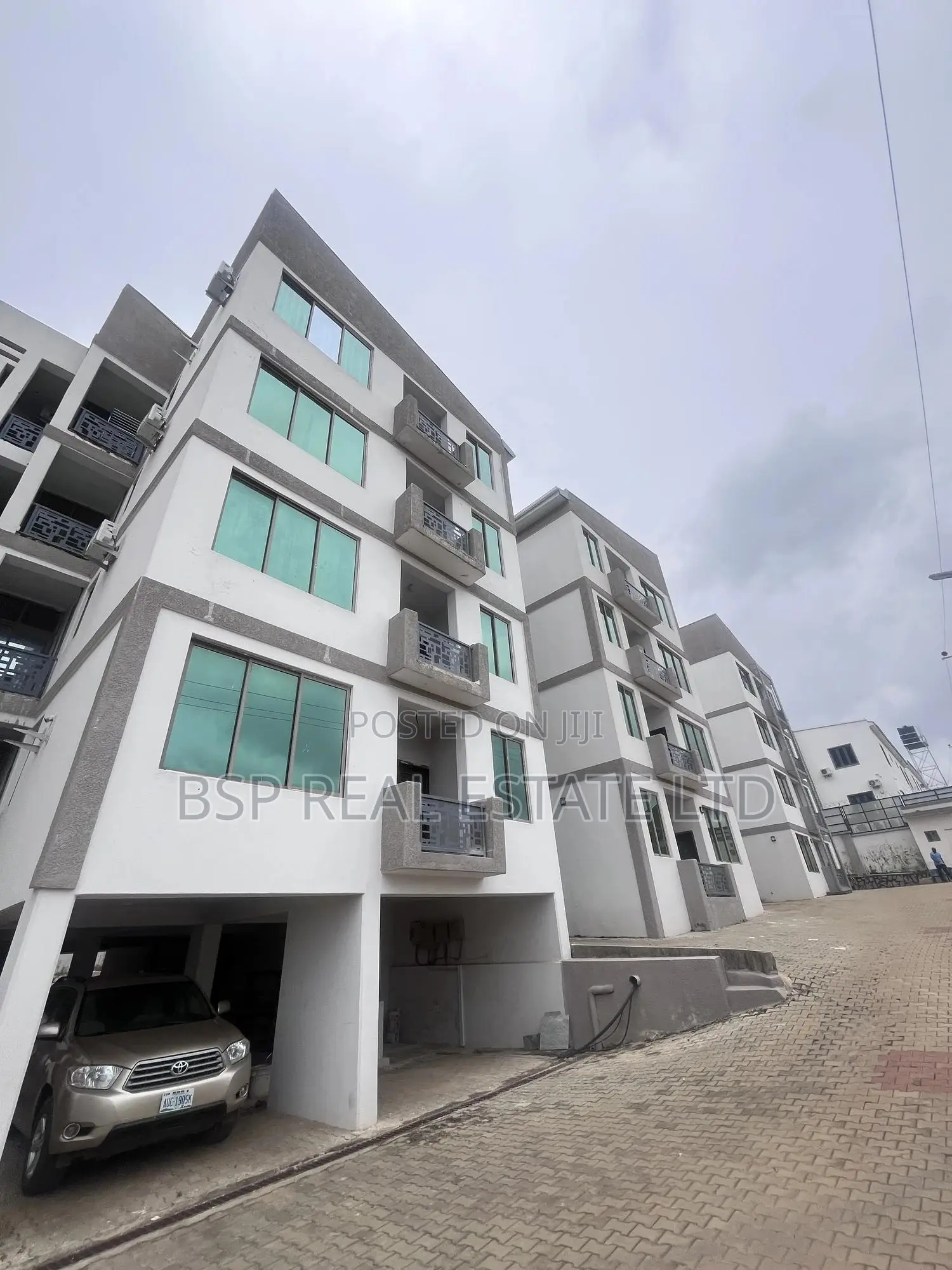 3bdrm Block of Flats in Life Camp for sale