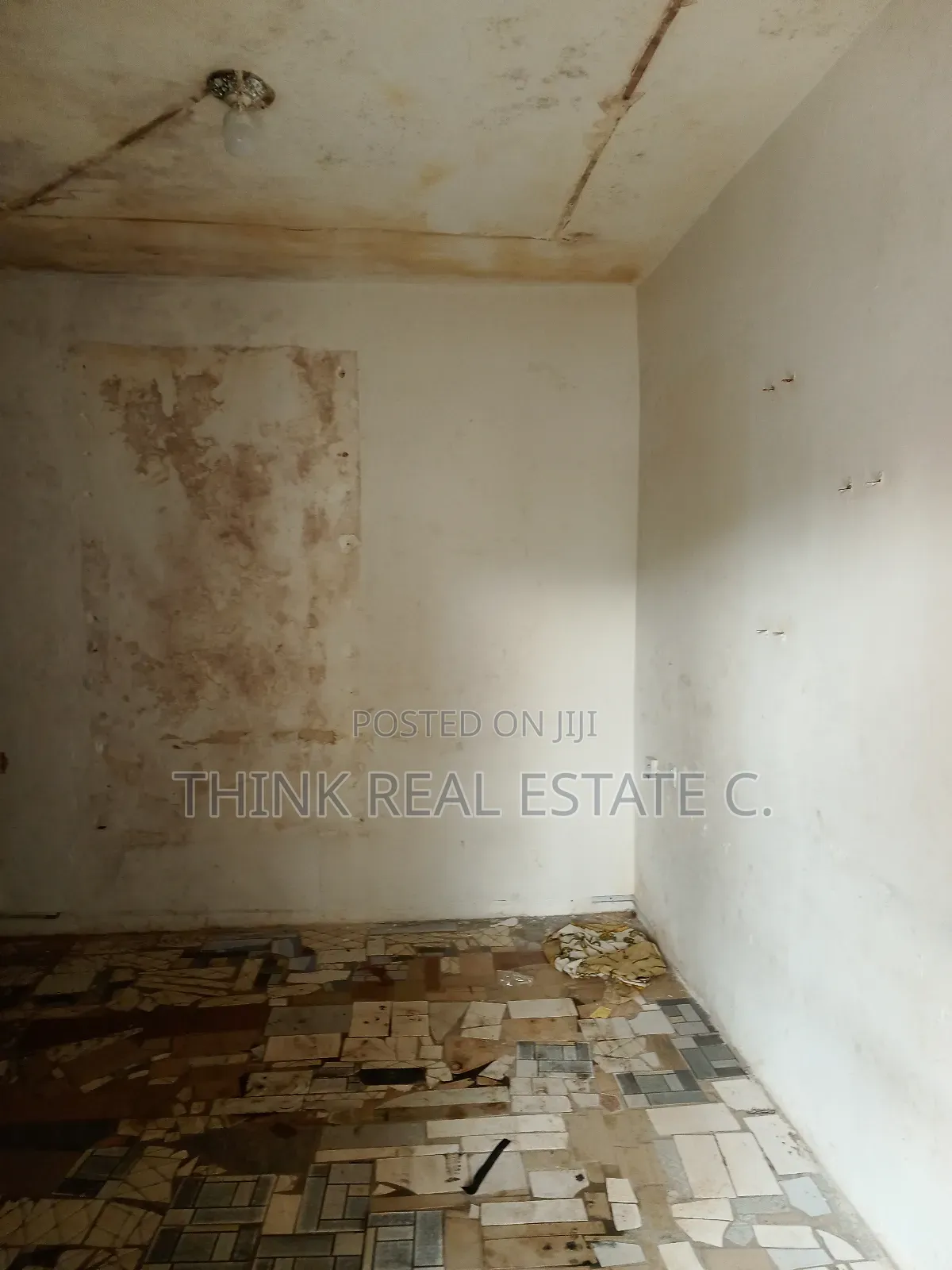 Shop at Sapele Road for Rent