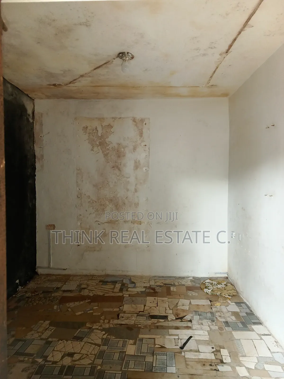 Shop at Sapele Road for Rent
