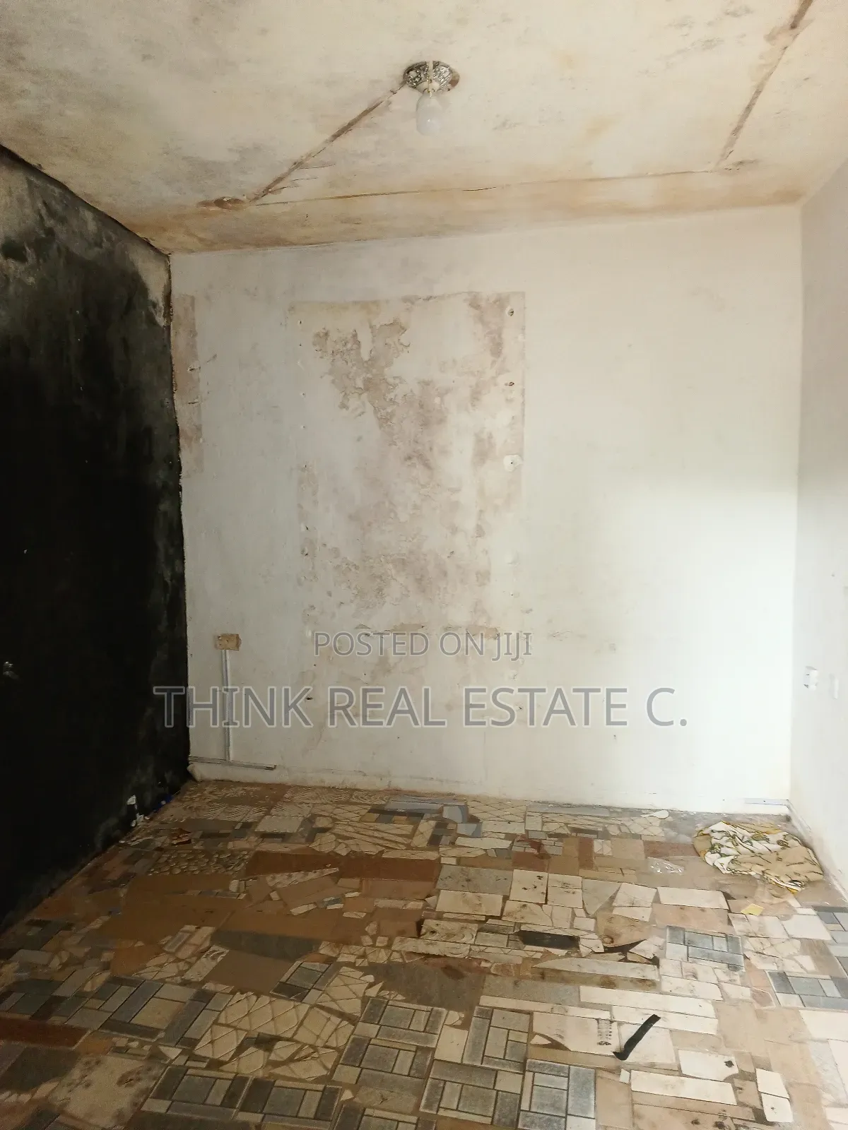 Shop at Sapele Road for Rent