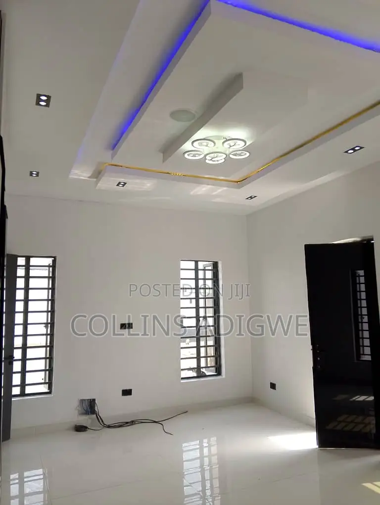 5bdrm Duplex in Call To Enter Estate for sale