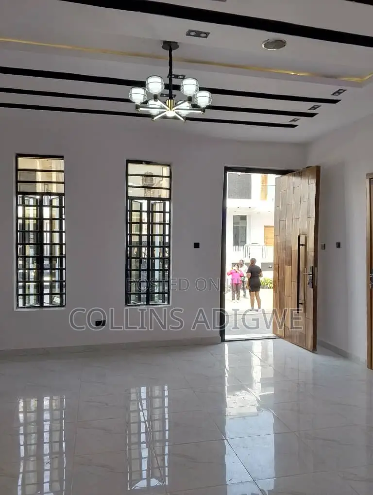 4bdrm Duplex in Code To Enter Estate for sale