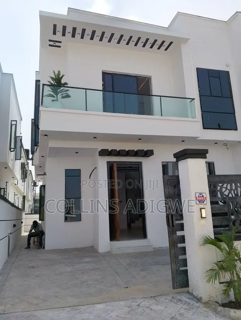 4bdrm Duplex in Code To Enter Estate for sale