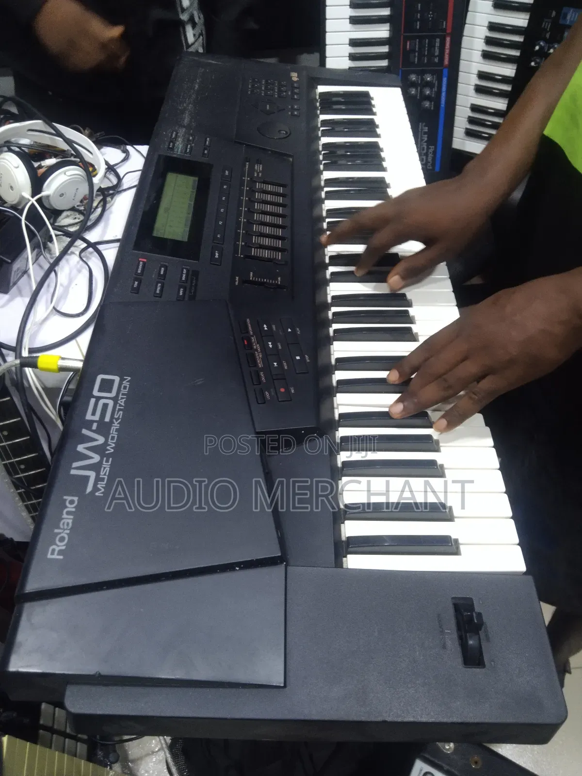 Roland JW-50