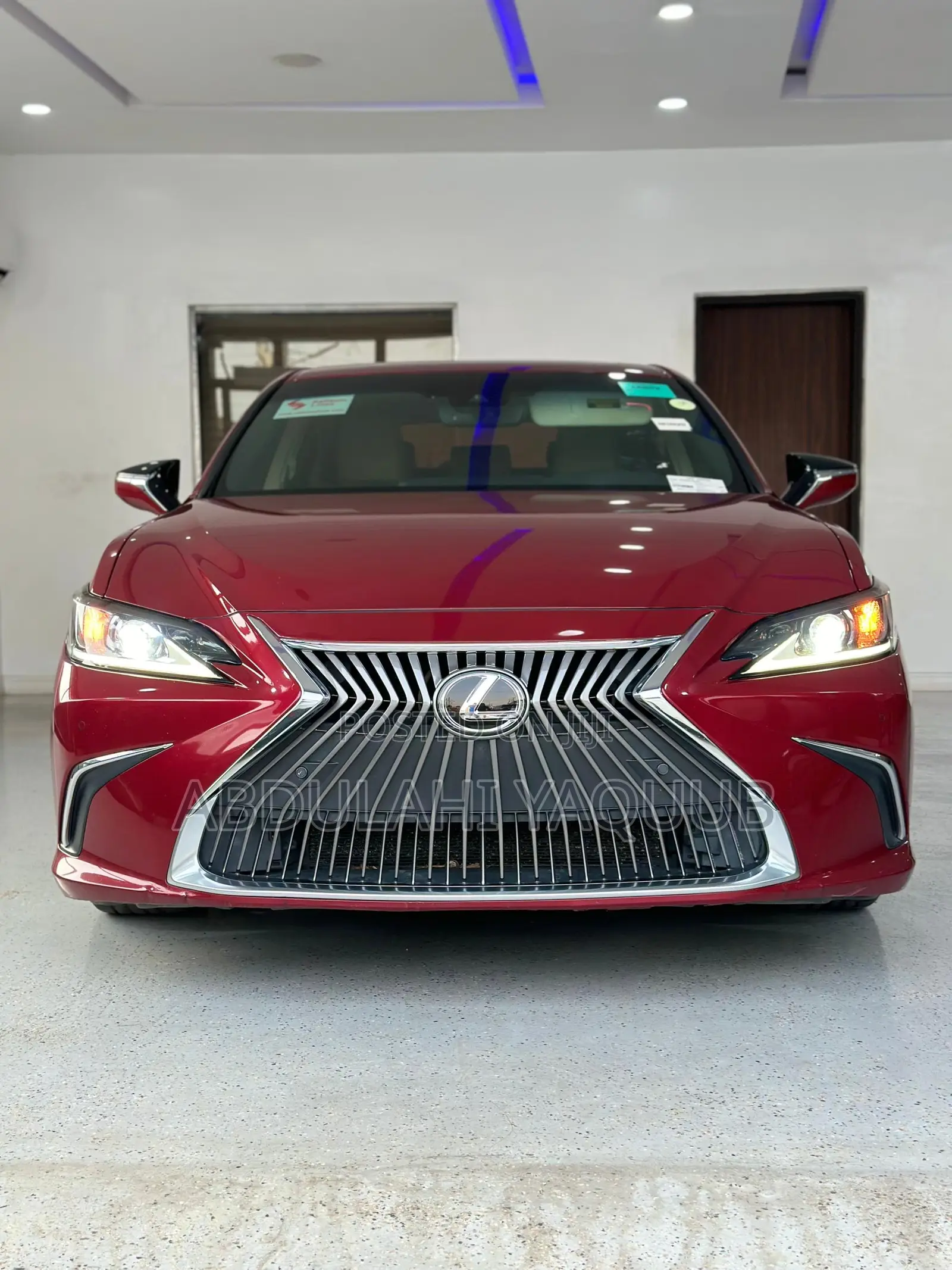 Lexus ES 2021 Red