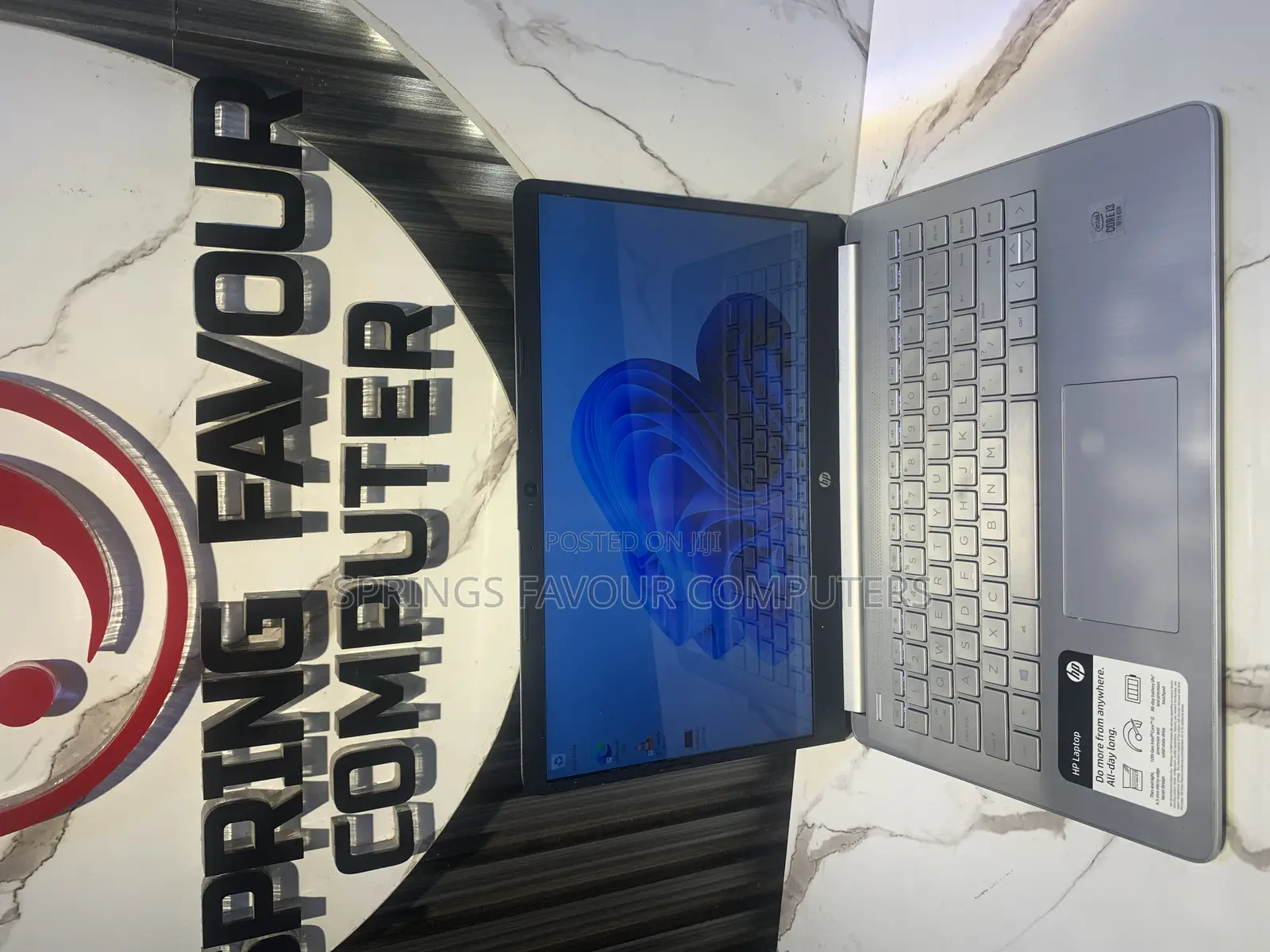 Laptop HP 14-Dq1088wm 8GB Intel Core I3 SSD 256GB