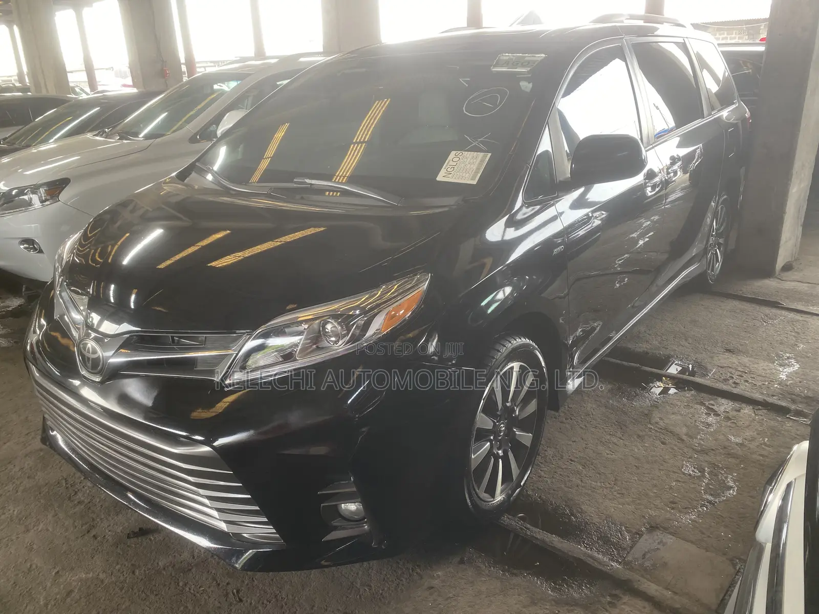 Toyota Sienna XLE AWD (3.5L 6cyl 8A) 2018 Black